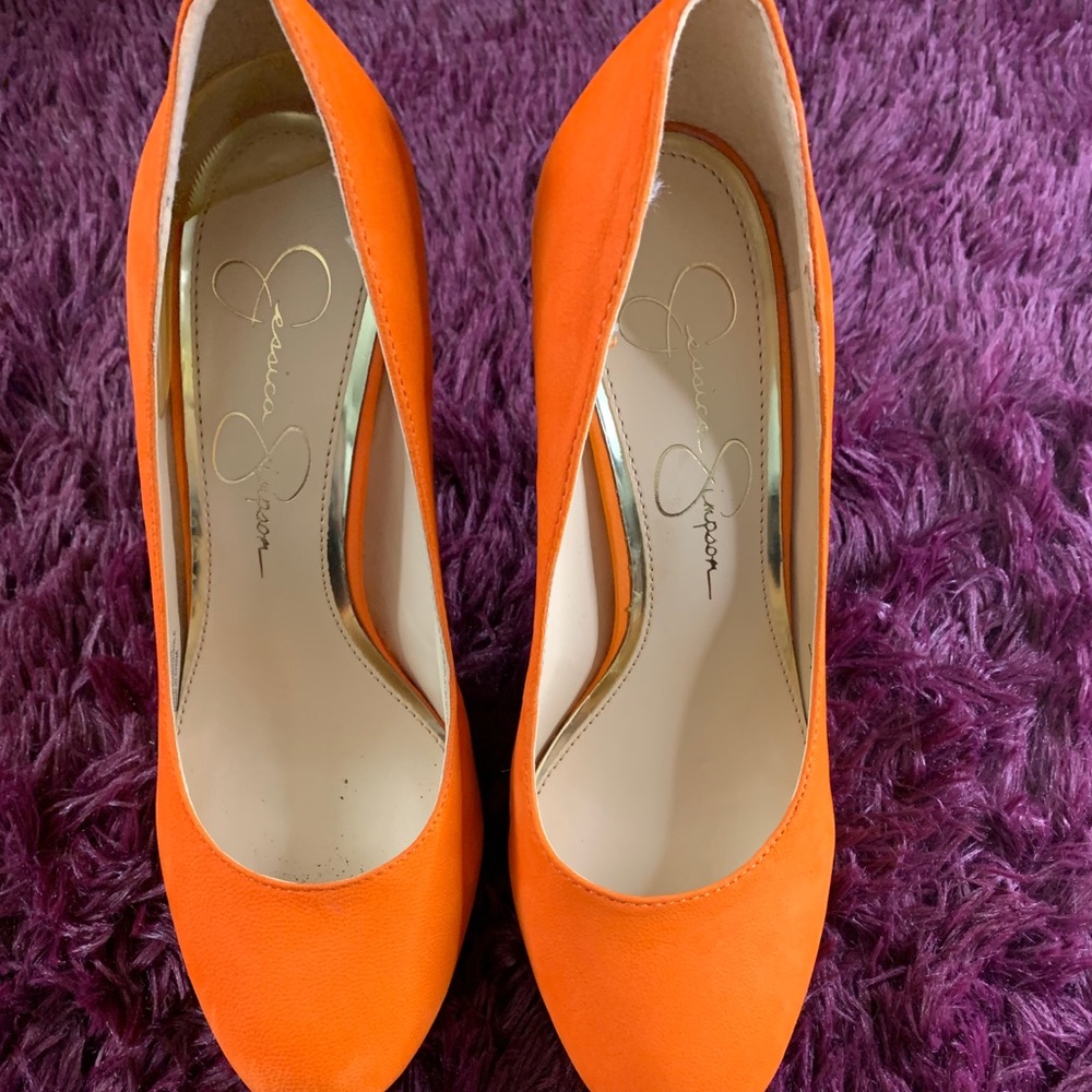 Orange pumps